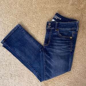 American Eagle Artist Crop Low-Rise Dark Wash Stretch Jeans Size 4